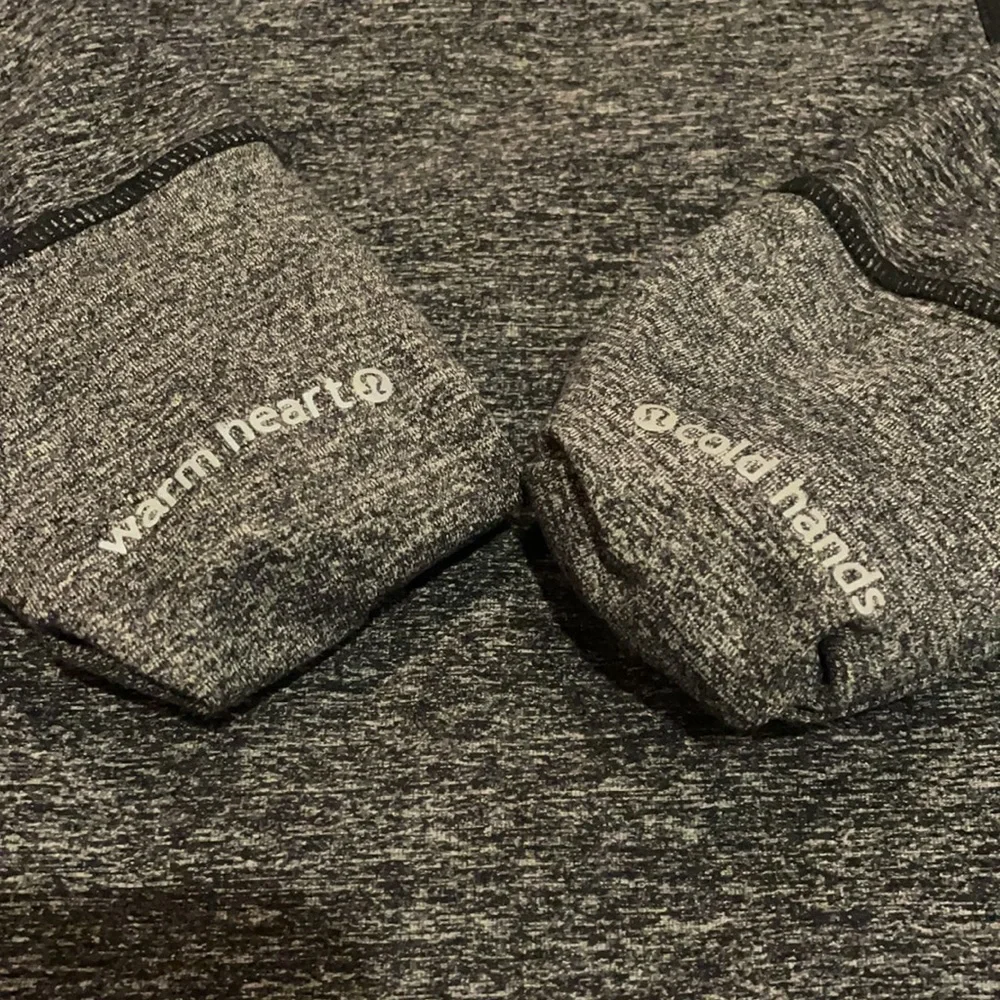 Women’s lululemon athletic/running quarter zip - Picture 3 of 6